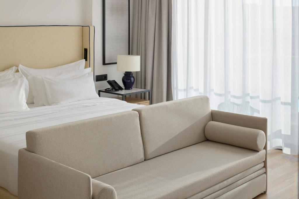 The Level, Queen Bed, Sea Front, Adult Only, MELIA DURRES ALBANIA 2/3