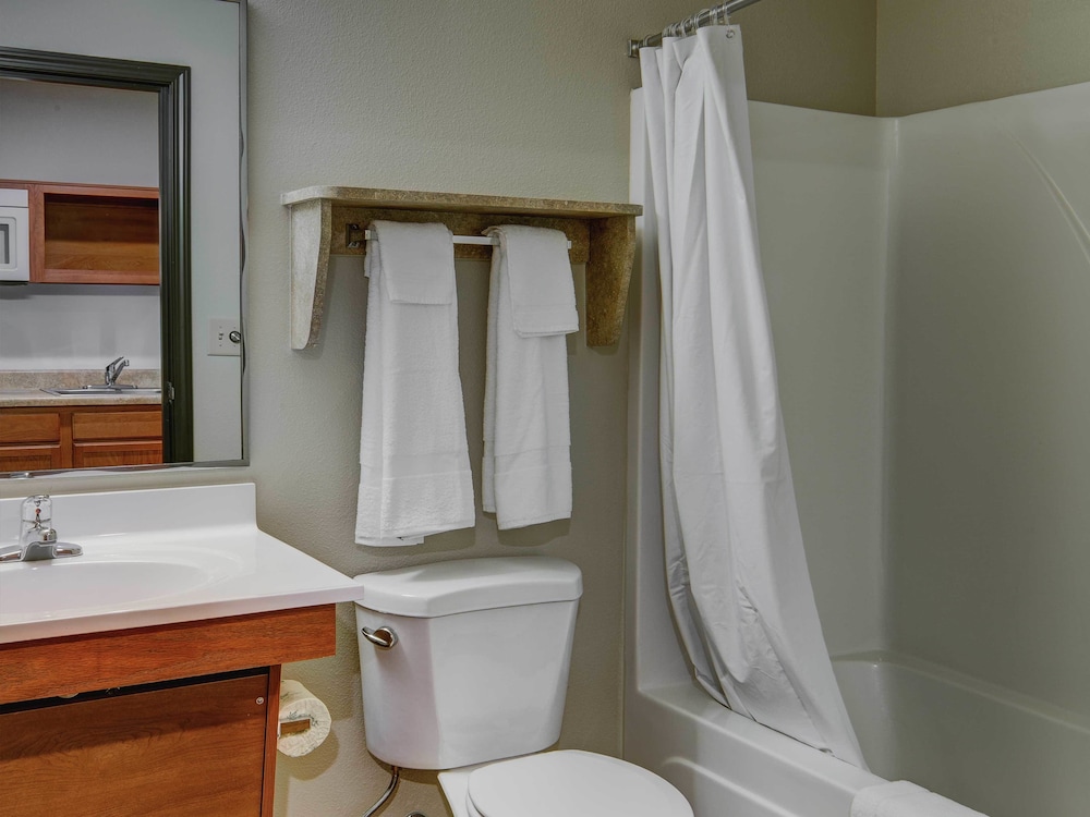 WoodSpring Suites Des Moines Pleasant Hill 18/19