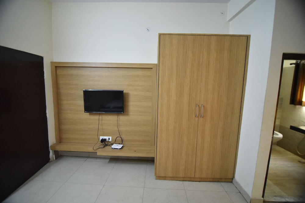 Hotel Vaishnavi 24/58