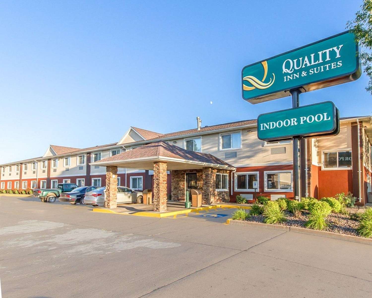 Quality Inn & Suites Eau Claire University Area 3/27