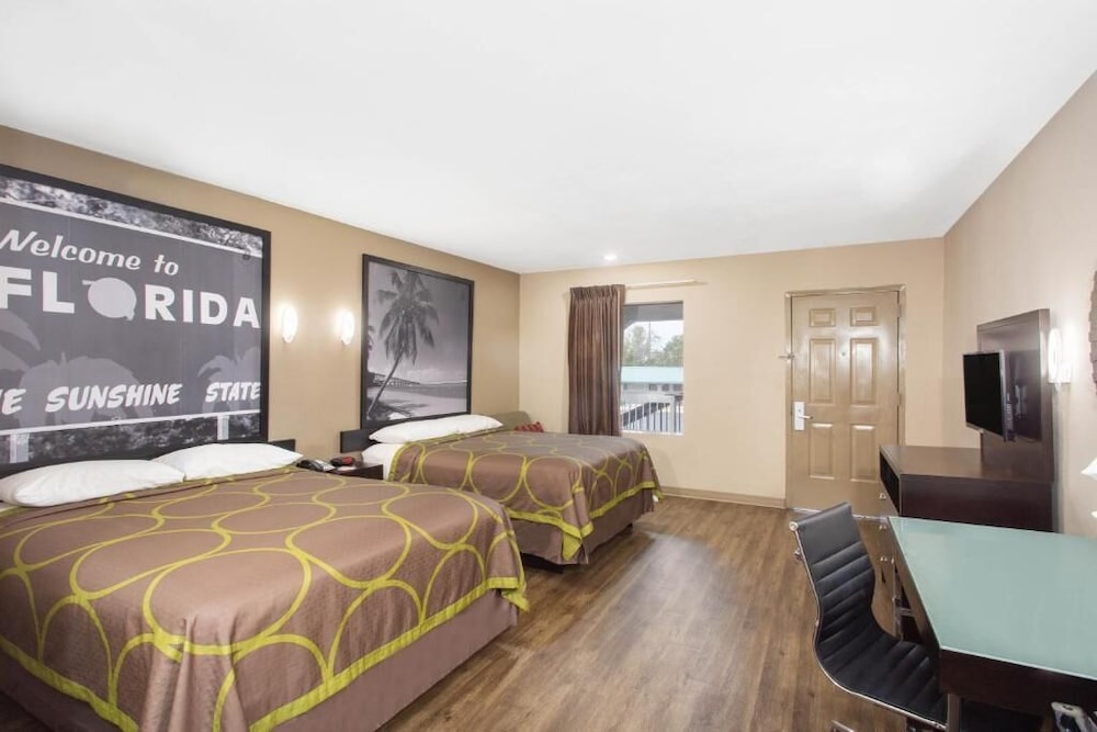 Super 8 By Wyndham Pensacola 9/49