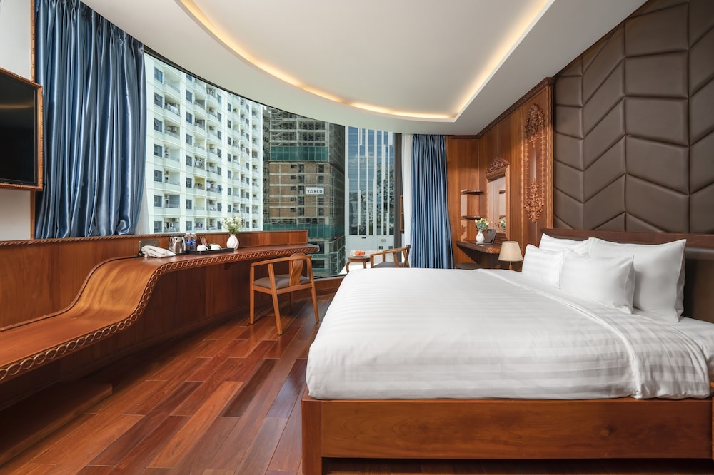 Monalisa Luxury Hotel 13/42