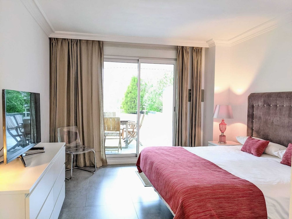 2 BEDROOMS, SUPERIOR, APARTMENT
