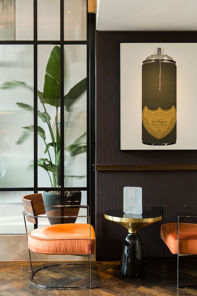The Athenaeum Hotel & Residences 26/66