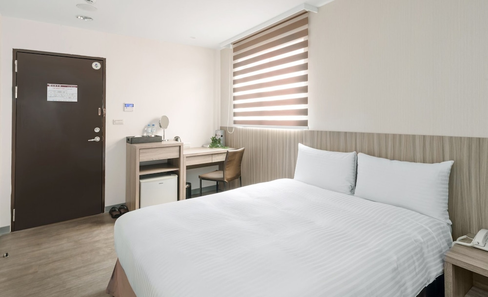 Hotel Brown 16/49