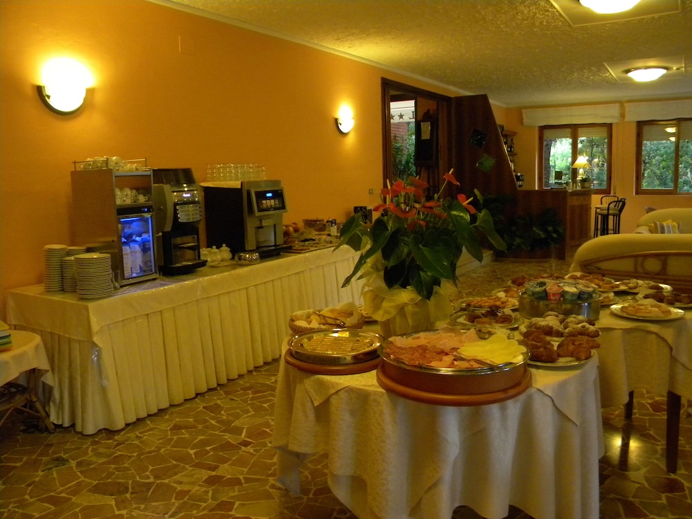 Hotel La Rosa Del Tirreno 15/40