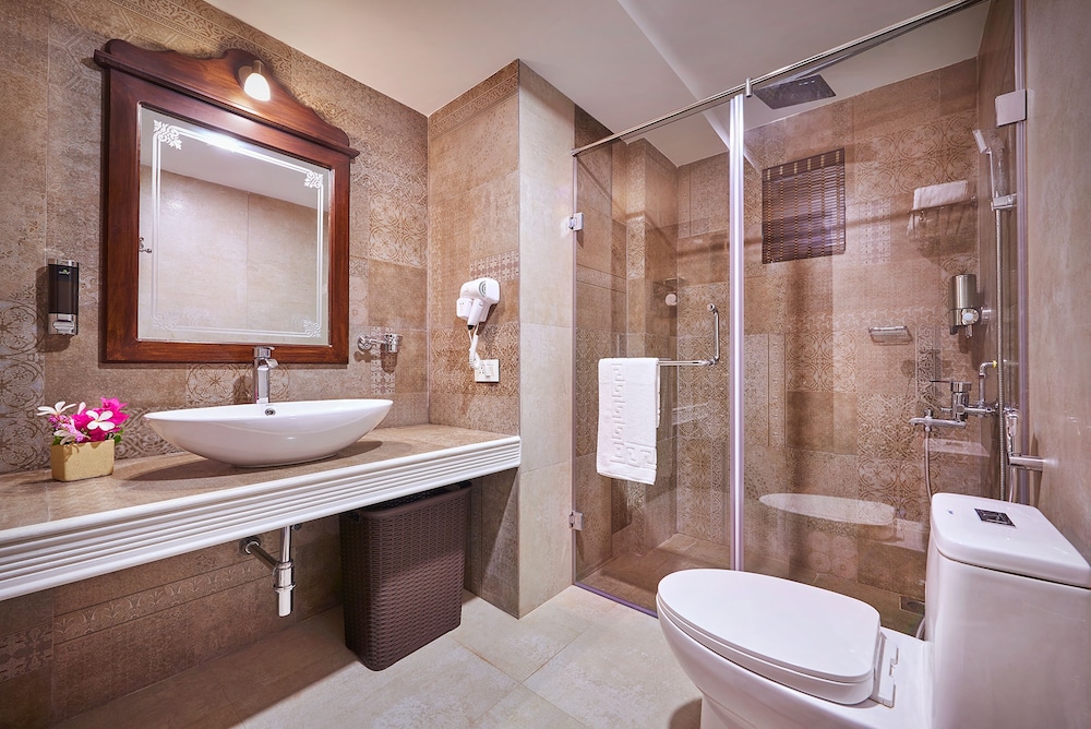 PREMIUM, KING BED, BALCONY