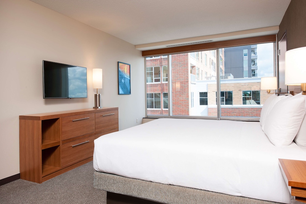 Hyatt Place Champaign-Urbana 10/58