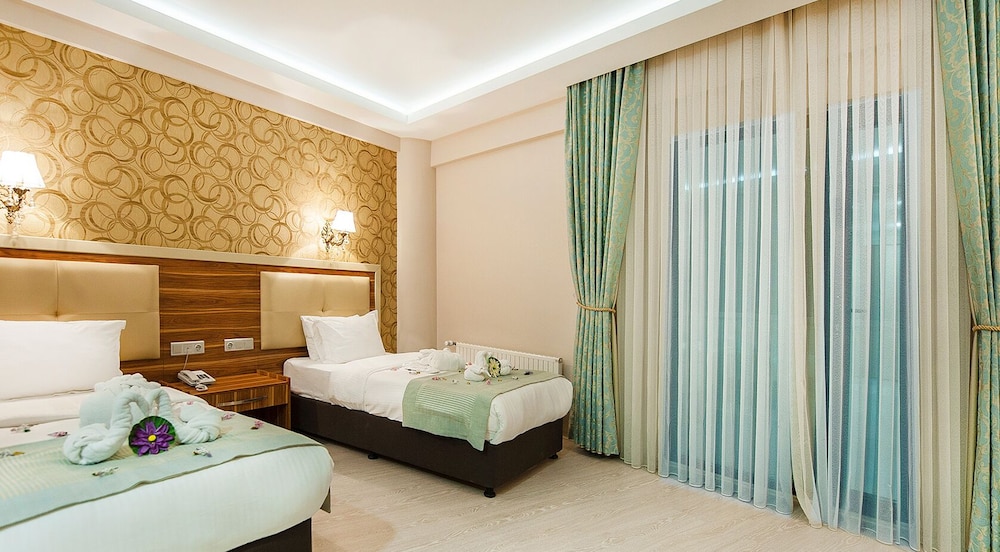 WHITE TUANA THERMAL YALOVA 23/69
