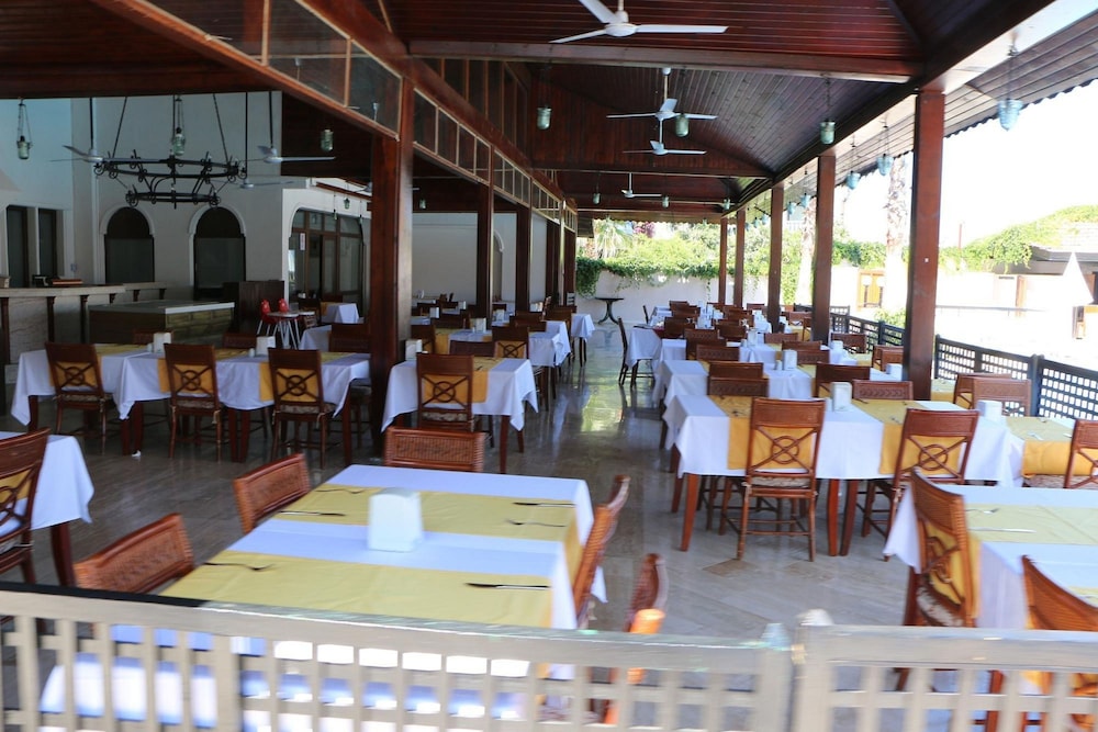 Club Akman Beach Hotel 28/50