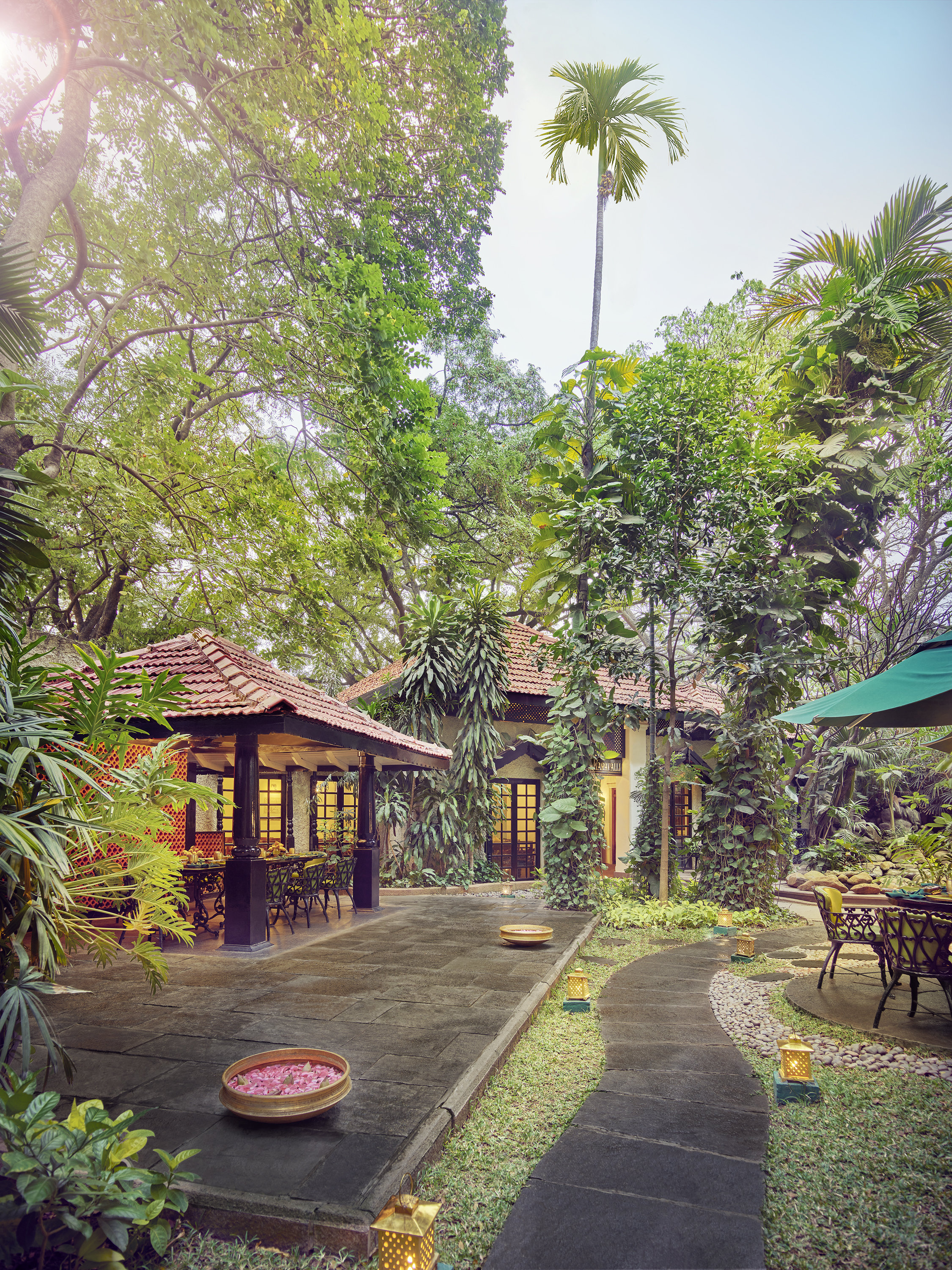 Vivanta Bengaluru Residency Road 75/77