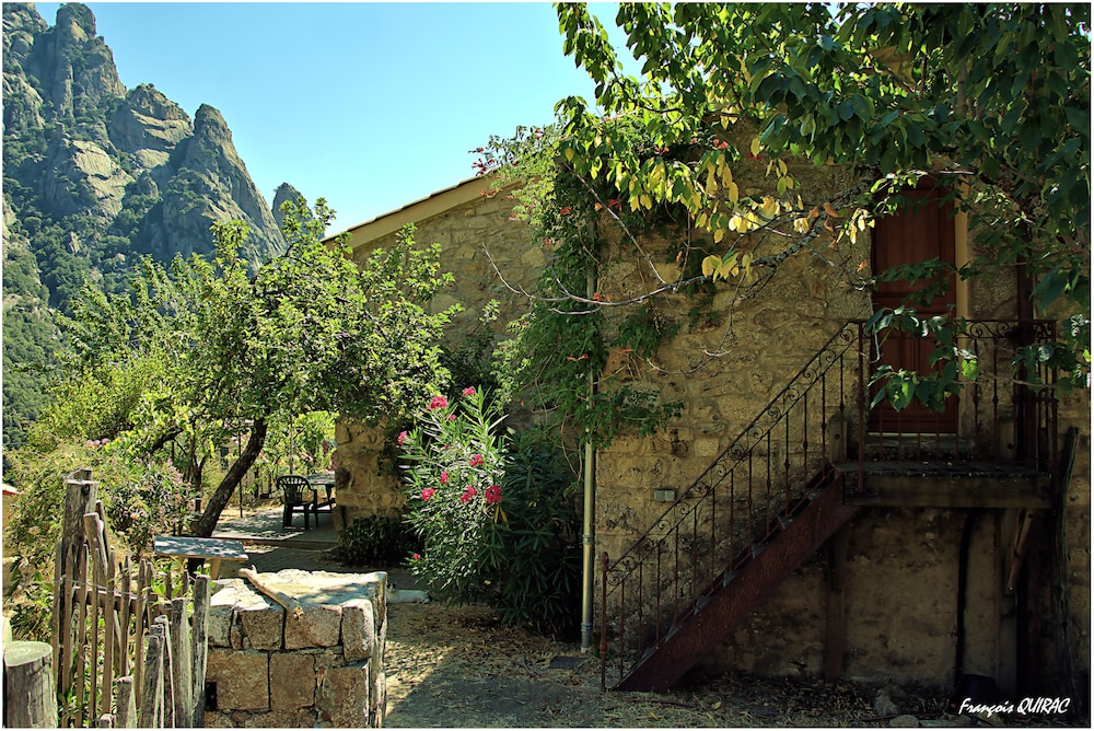 HOTEL DES DEUX SORRU 56/63
