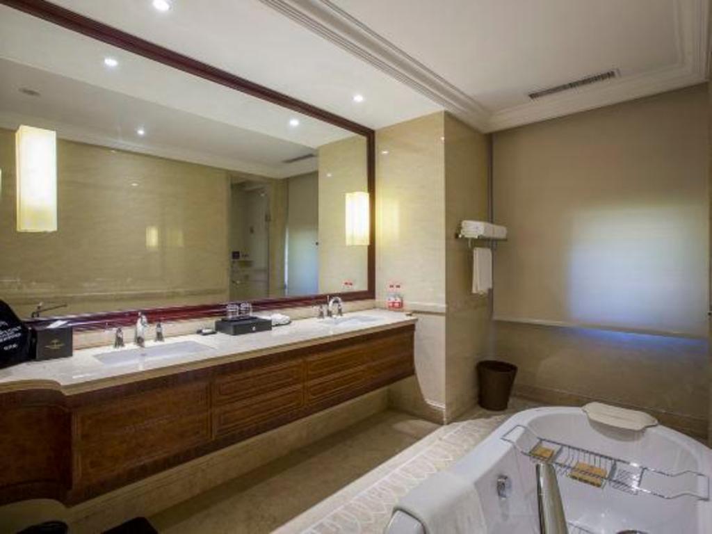 Zhenjiang Xijindu Ancient Street Argyle Boutique Hotel 56/58