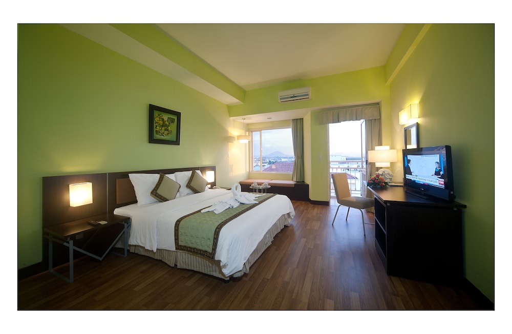 DELUXE, DOUBLE BED