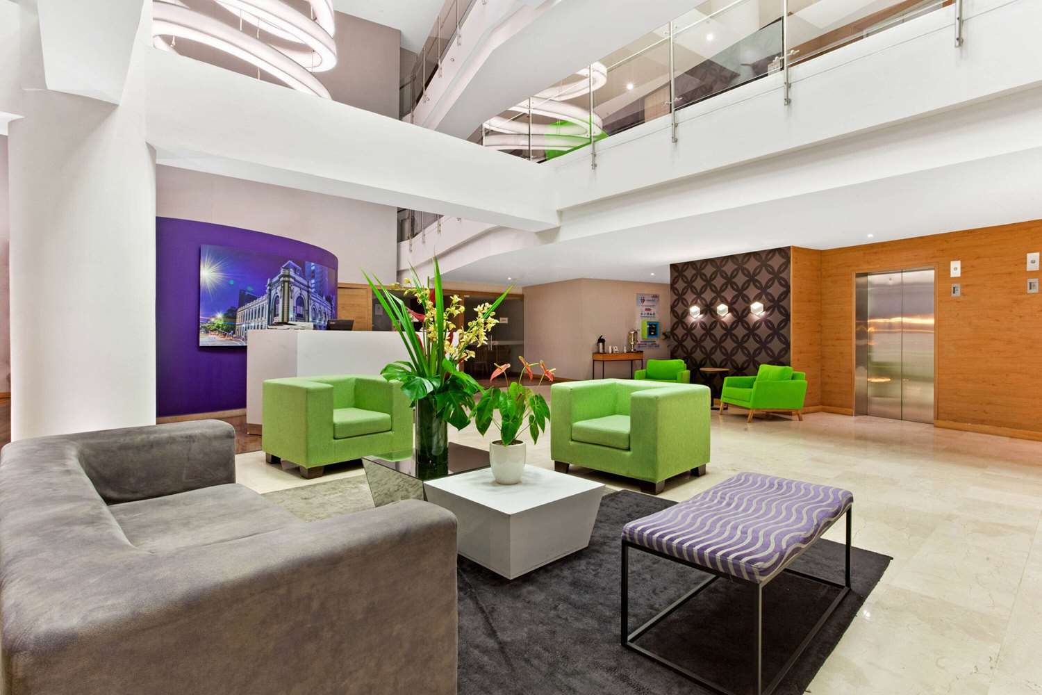 La Quinta by Wyndham Medellin 54/64