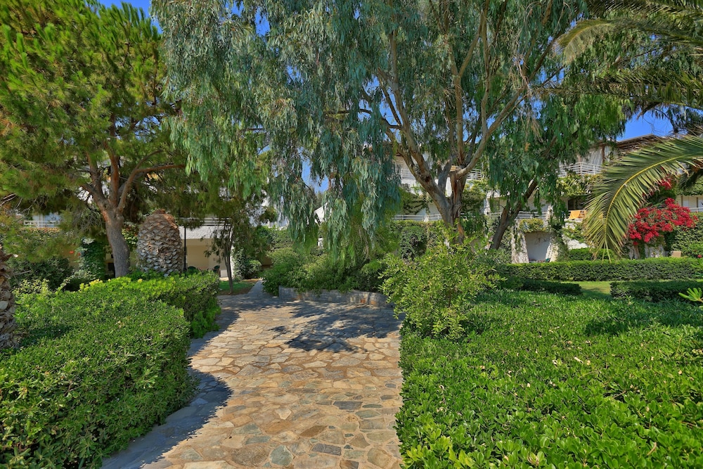 Apollonia Beach Resort and Spa 75/77