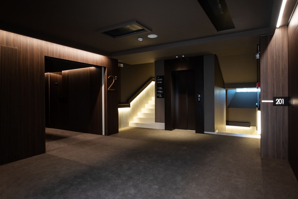 Gold Tower Lifestyle Hotel 53/60