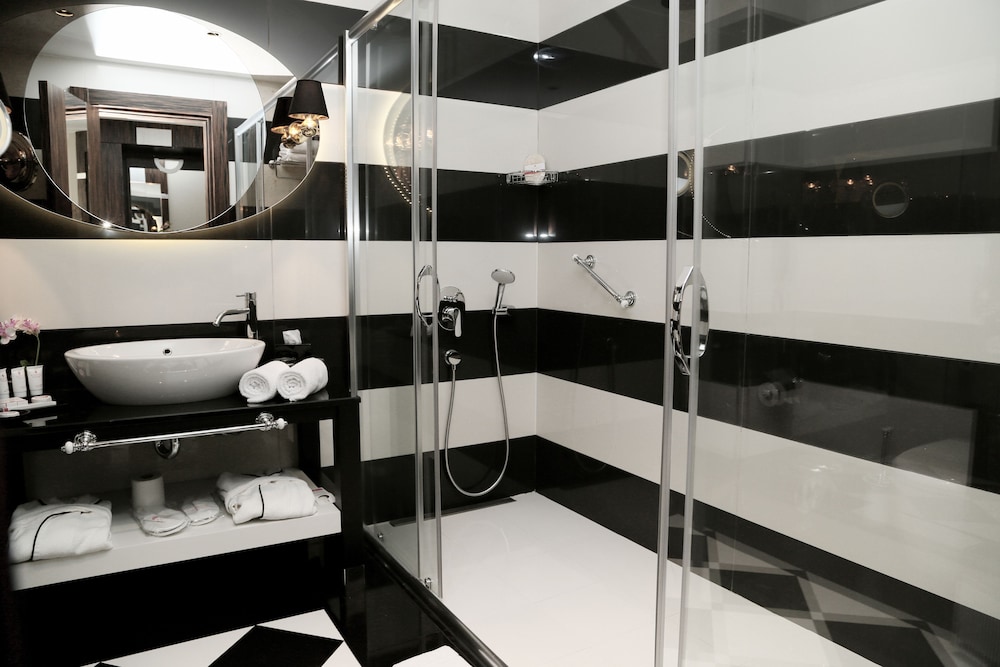 Ramada Hotel & Suites by Wyndham Istanbul Sisli 9/51