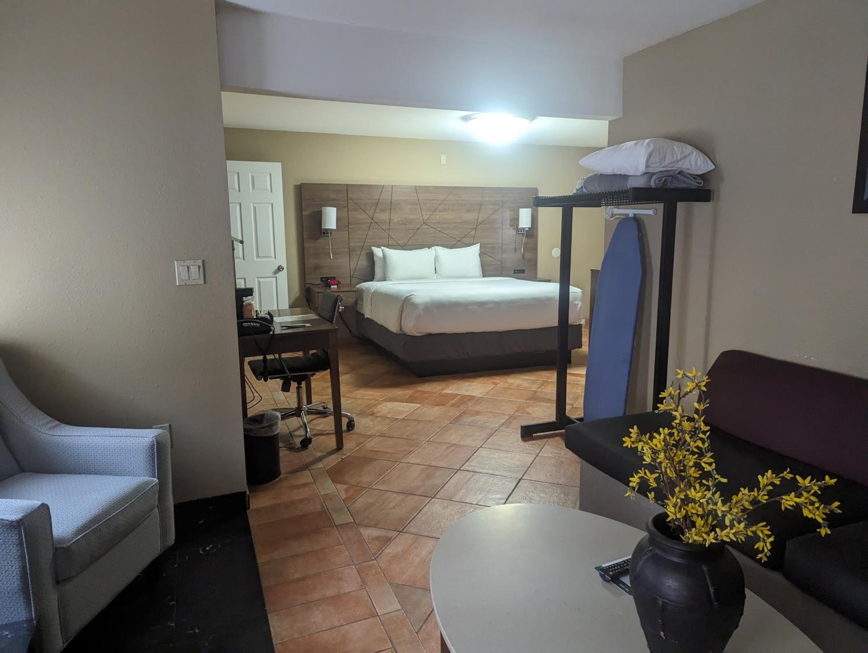 جناح خارجي بسرير كينج، Quality Inn and Suites Northampton Amherst 3/3