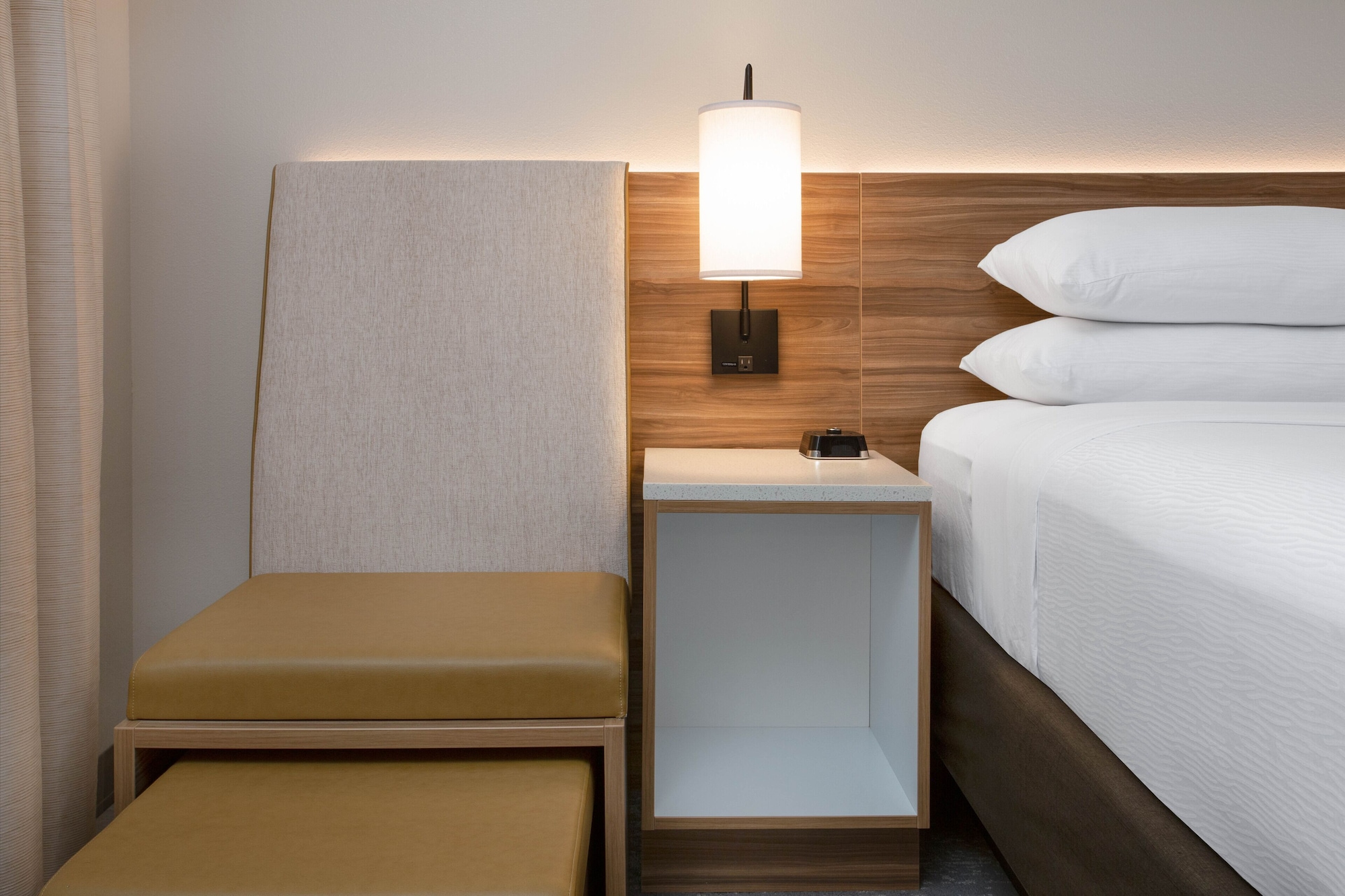 COMFORT, KING BED