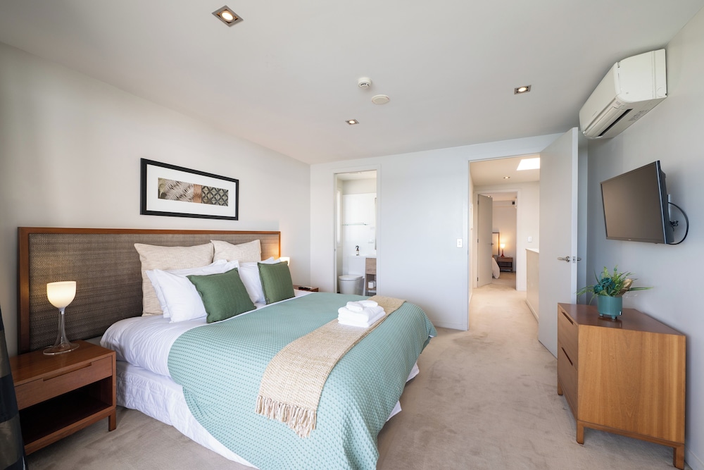 The Waterfront Suites Heritage Collection 15/50