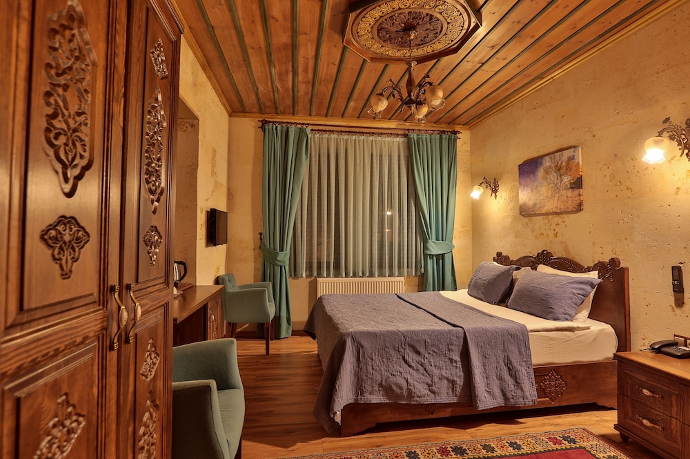 Milat Cave Hotel 9/50