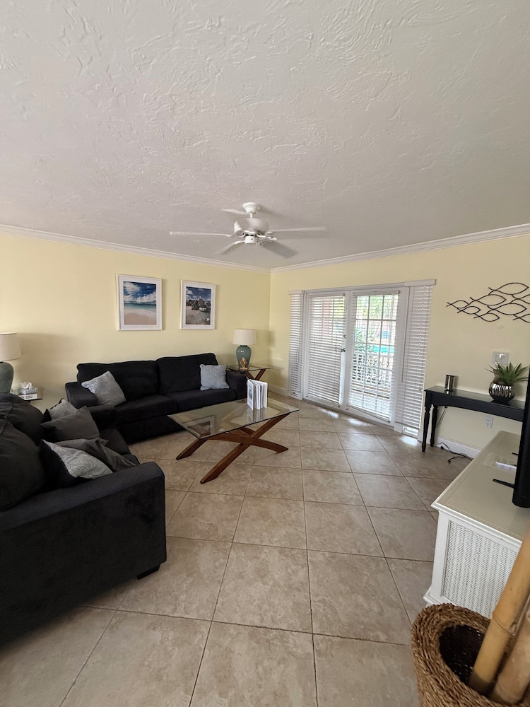 Siesta Key Inn 30/50