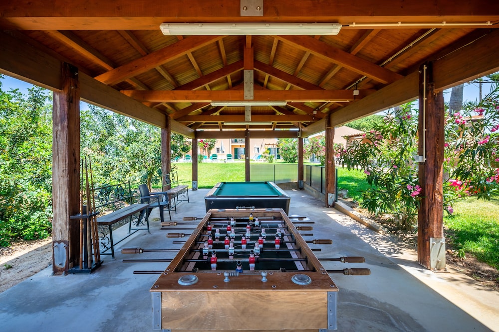 swimming pool spa