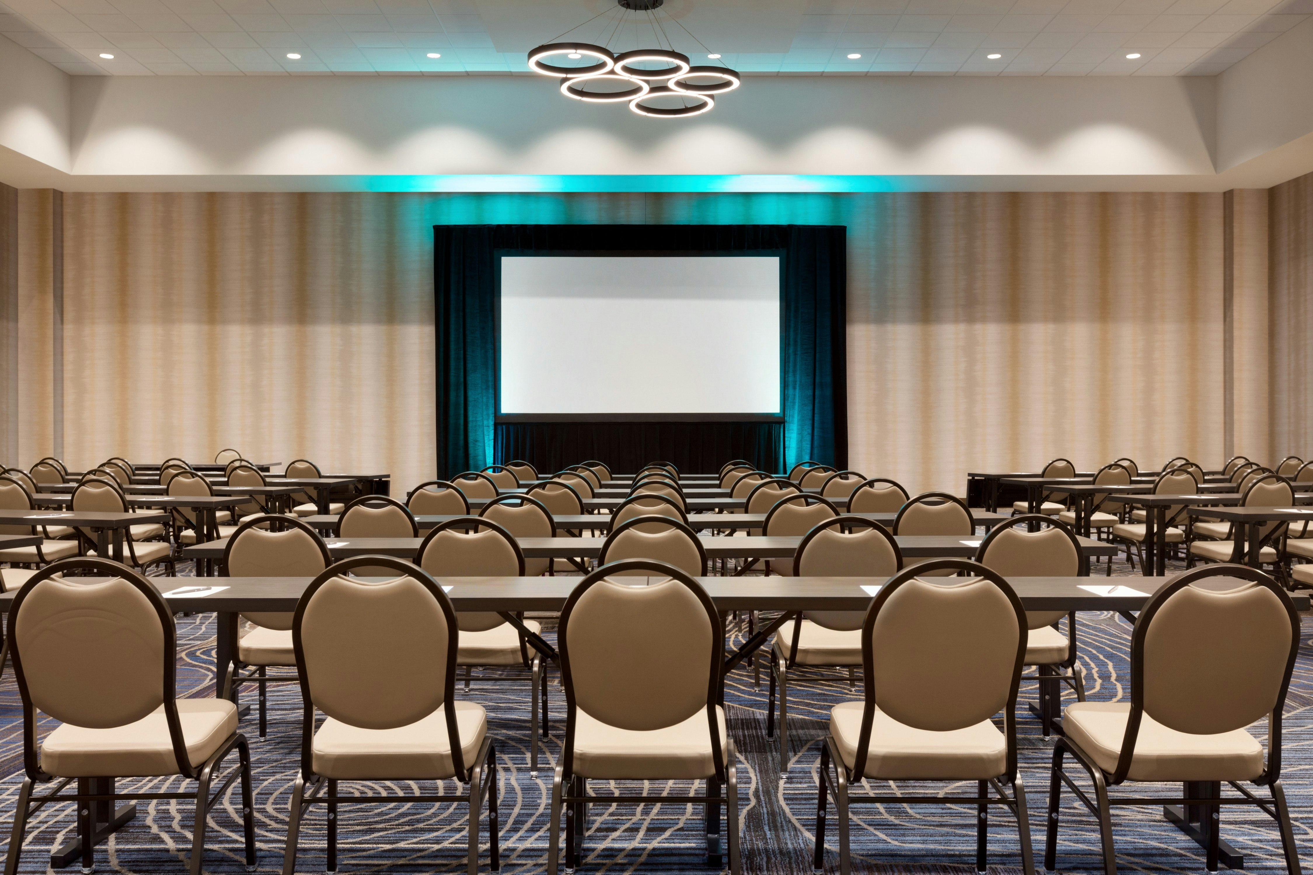 Embassy Suites by Hilton San Antonio Landmark 43/57