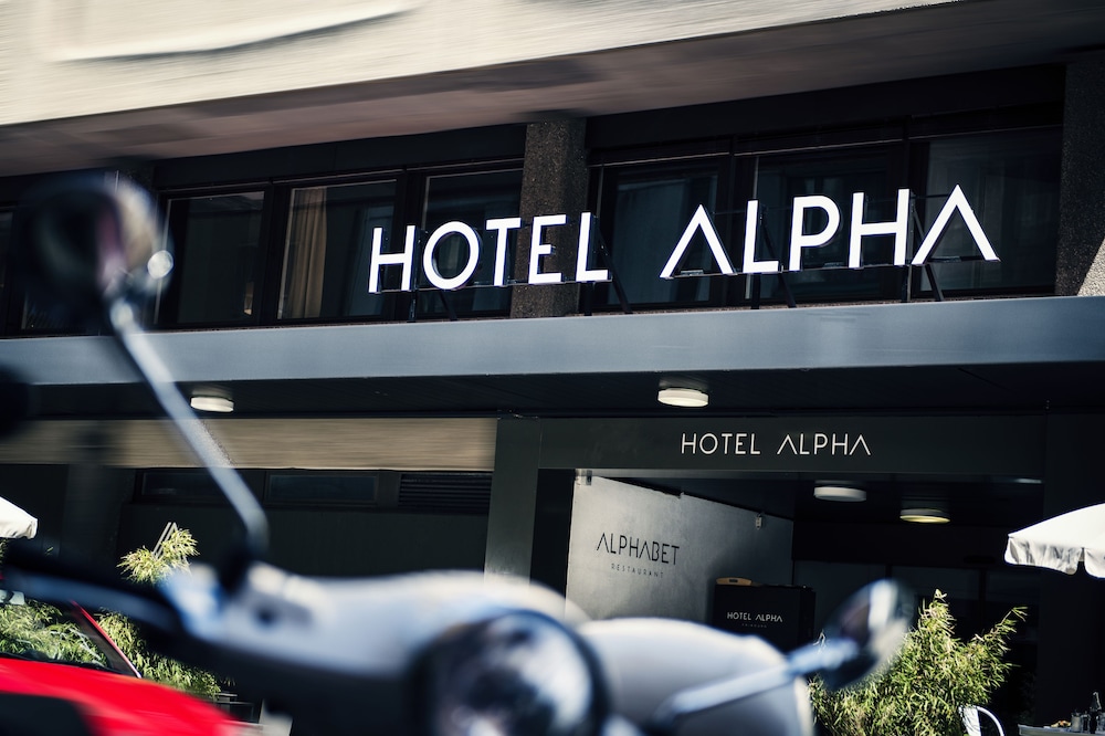 Hotel Alpha 1/47
