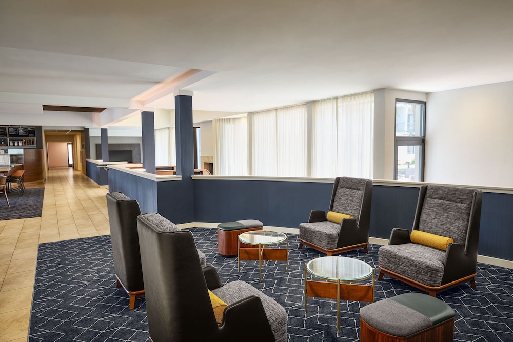 Courtyard by Marriott Kansas City Overland Park/Metcalf, South of College Boulevard 38/56