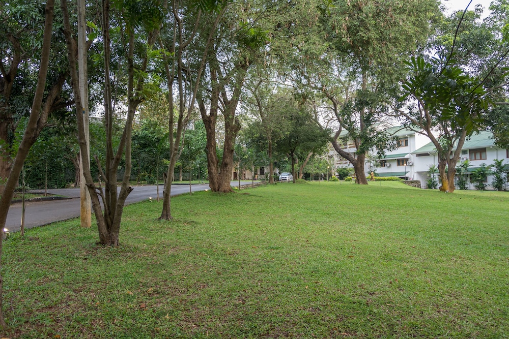 The Lakeside Hotel At Nuwarawewa 34/50
