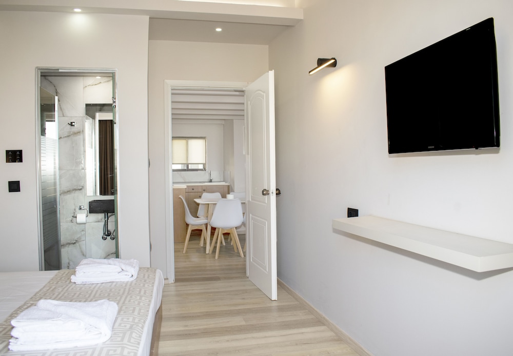 Elina Hotel Apartments 20/79