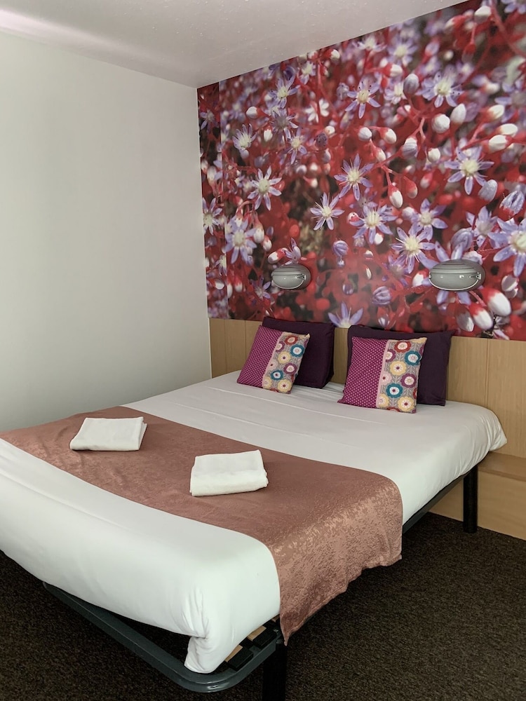 Fasthotel Orleans Sud 16/72