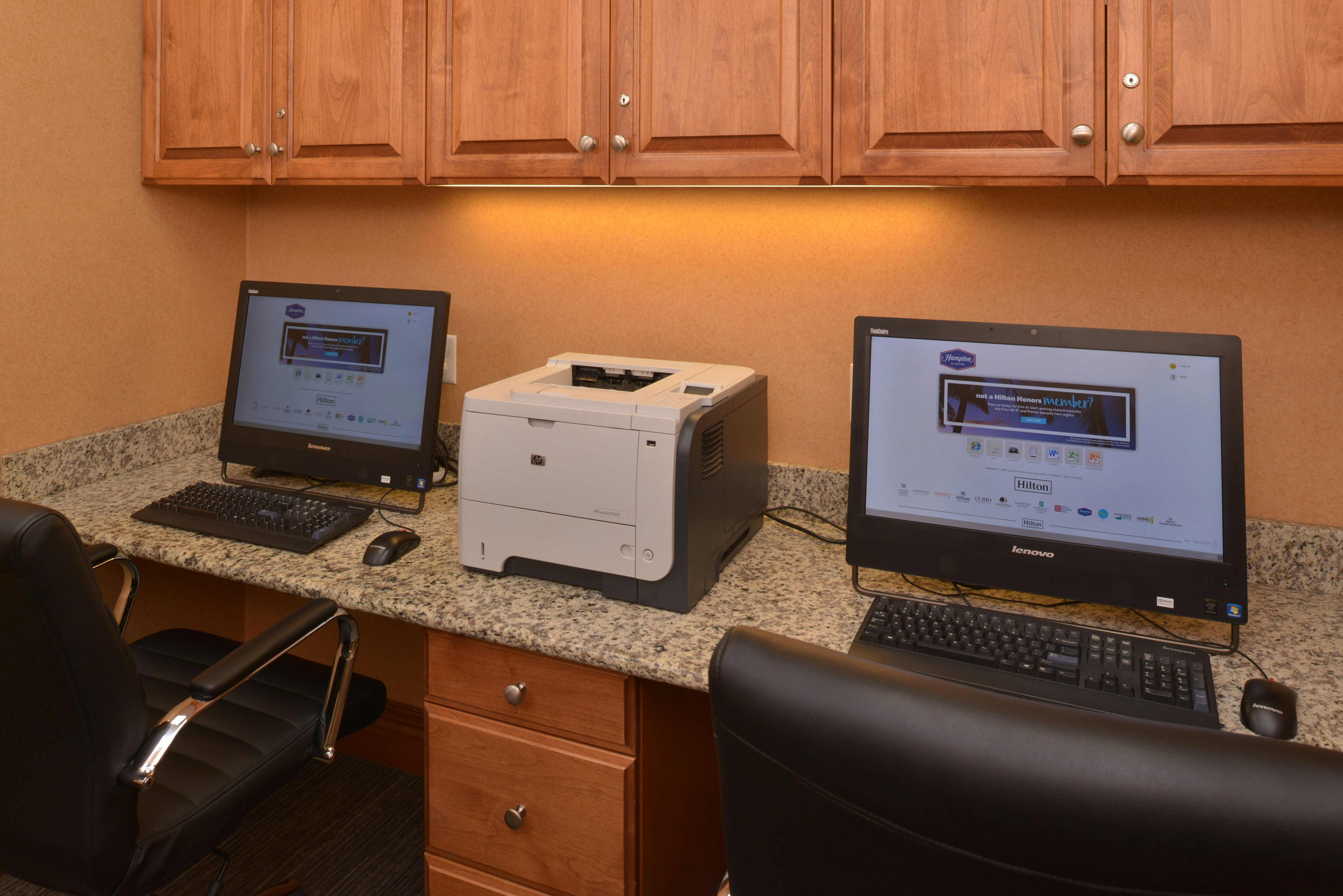Hampton Inn & Suites Bakersfield North-Airport 56/62