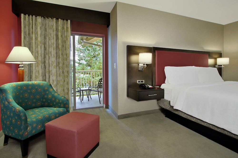 Hilton Garden Inn Sonoma County Airport 14/59