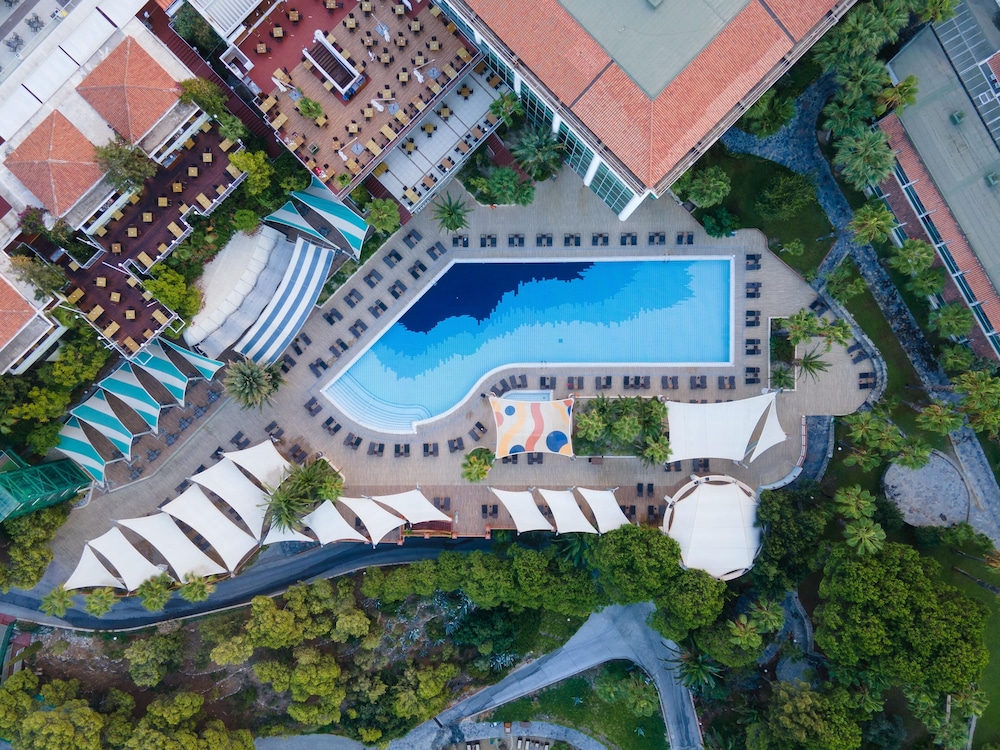 Pine Bay Holiday Resort 10/72