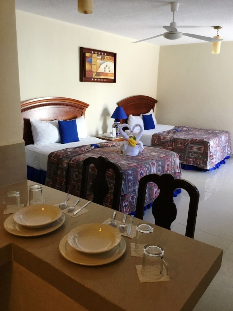 Hotel Suites El Campanario 24/39