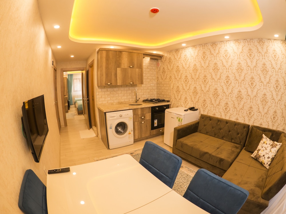 Elif Inan Motel 38/50