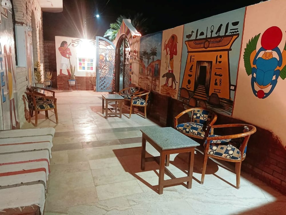 Amenophis Hotel 31/50