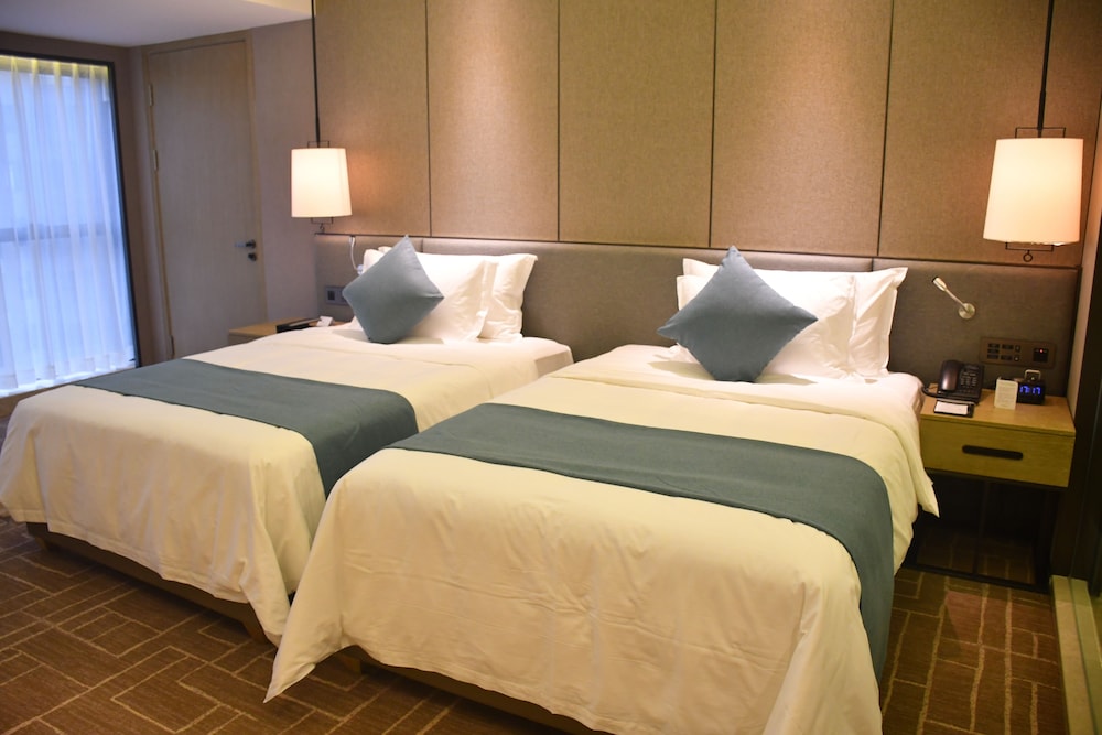 Wyndham Grand Maoming 14/38