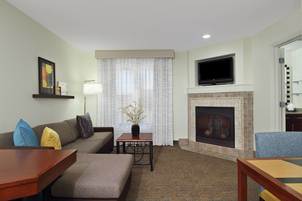 Residence Inn Phoenix Glendale Sports & Entertainment District 26/54