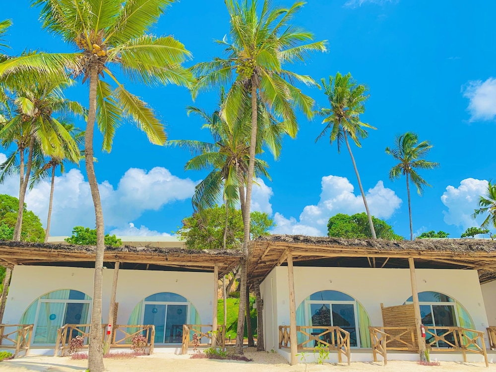 Royal Mandarin Hotel & Resort in Kiwengwa