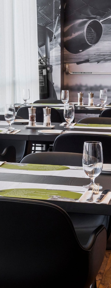 Courtyard By Marriott Prague Airport 20/59