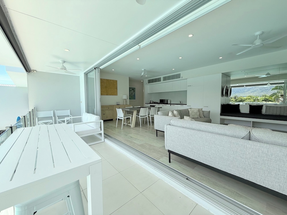 Pool Port Douglas 22/50