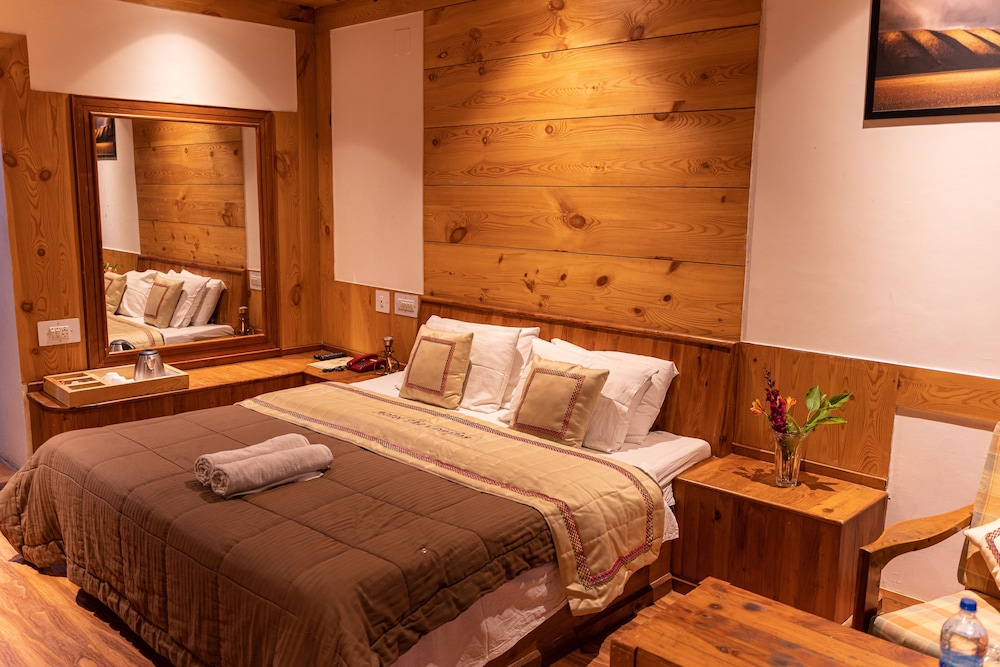 Oyo Premium Log Huts 18/34