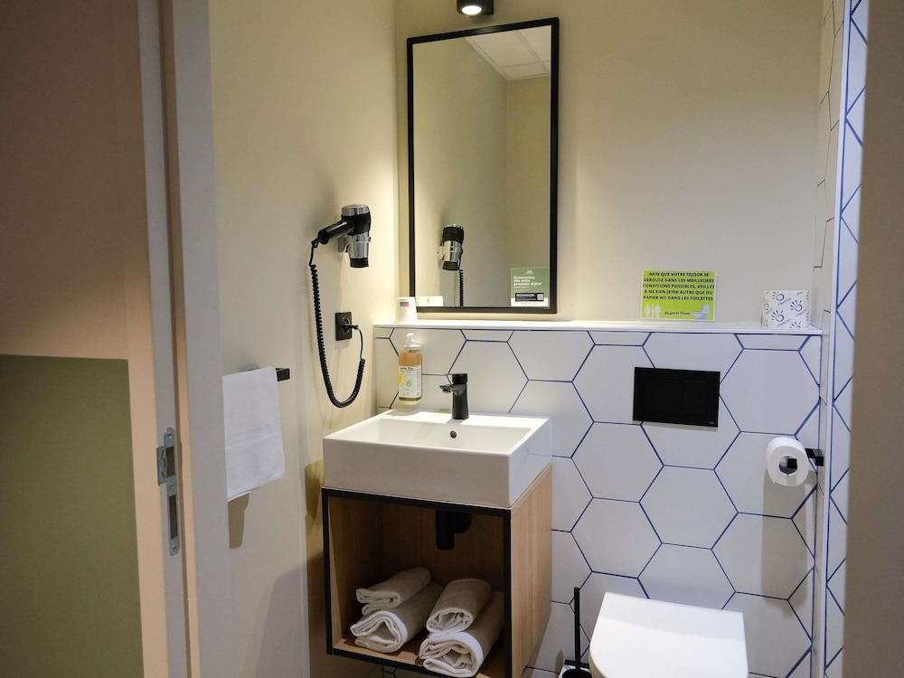 غرفة عائلية بسريرين مزدوجين، Greet hotel Orthez Bearn 4/4