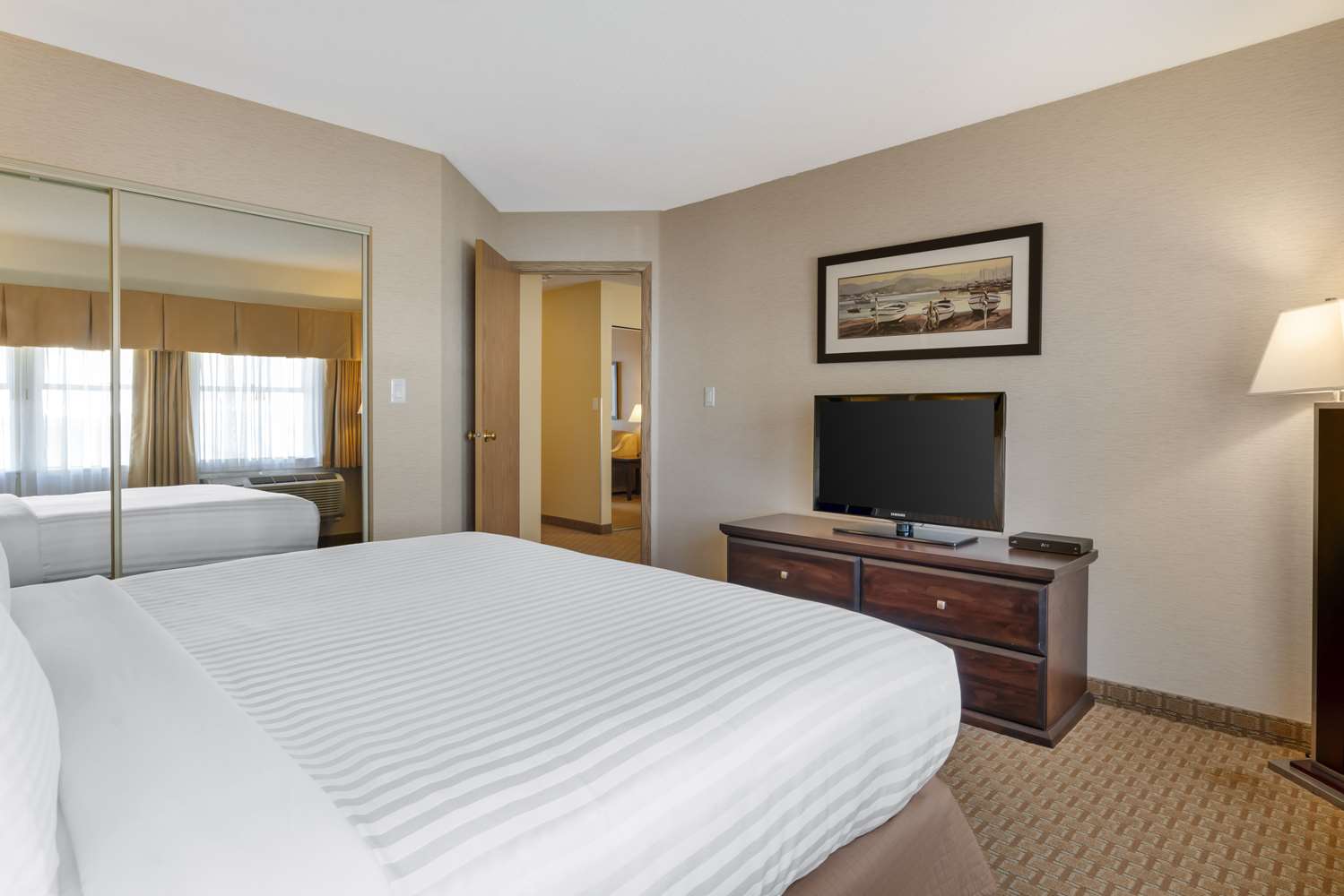 1 Bedroom, Suite, King Bed, Sofa