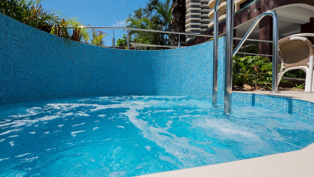 Norfolk Luxury Beachfront Apartments 42/74