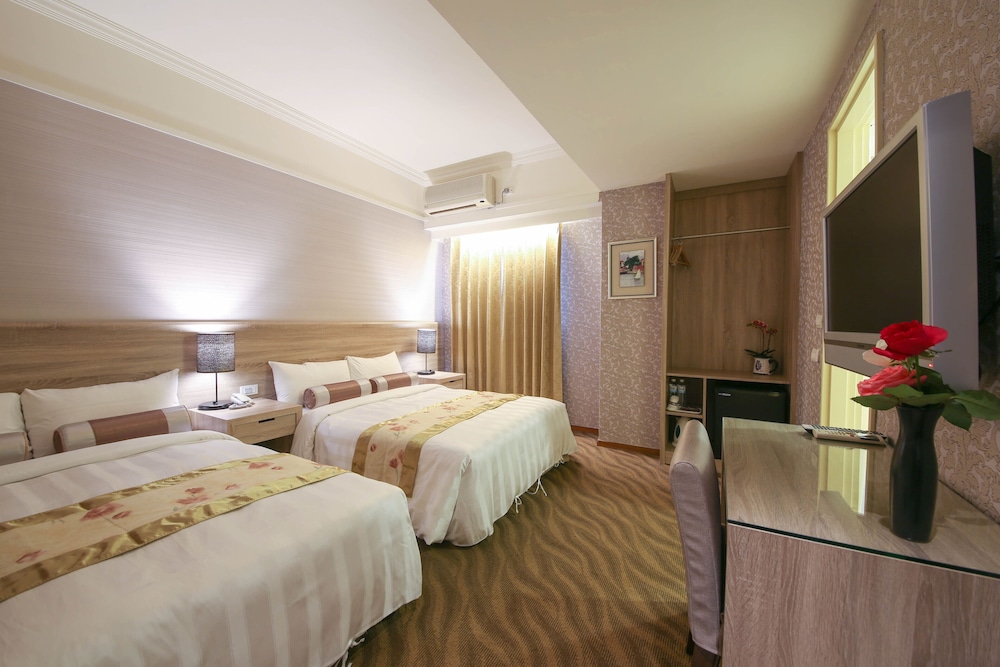 Unique Holiday Hotel 10/32